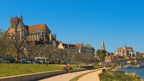 Guide Auxerre