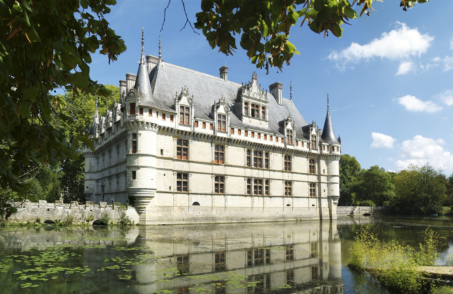 Visiter Azay le Rideau, Visite d'Azay le Rideau, Château de la Loire, Château Azay le Rideau, Guide Azay le Rideau, Visite Azay le Rideau