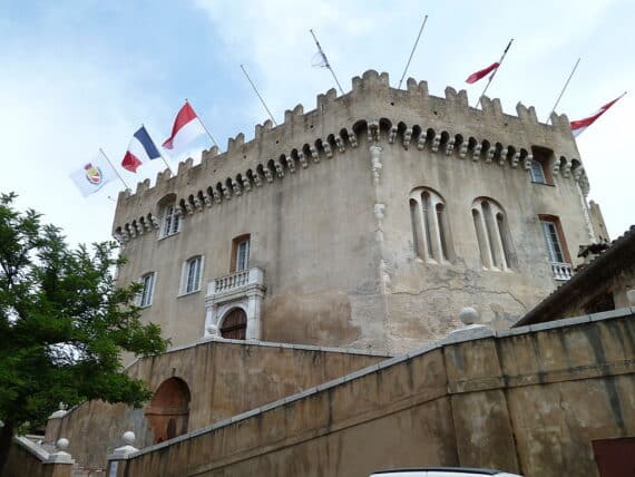 Que faire à Cagnes sur Mer, Guide Château Grimaldi, Guide Cagnes sur Mer, Guide Conférencier Cagnes sur Mer, Visite Guidée Cagnes sur Mer