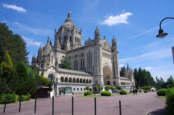 Visite de Lisieux, Guide Lisieux