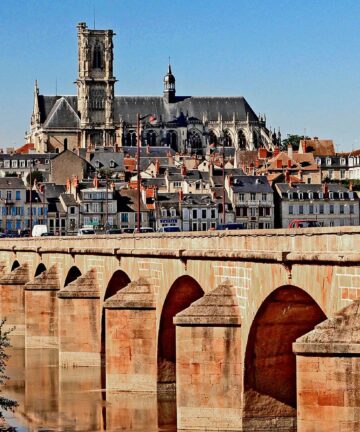 Guide Nevers, Guide Conférencier Nevers, Visiter Nevers, Guide Touristique Nevers