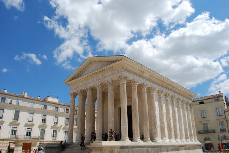 Visite de Nîmes, Guide Nîmes