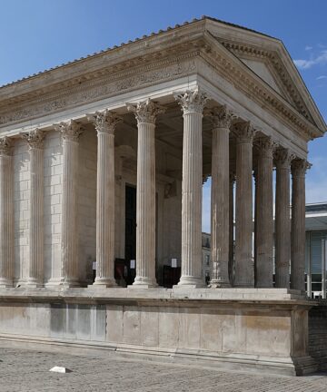 Visite Nîmes, Guide Touristique Nîmes, Visiter Nîmes