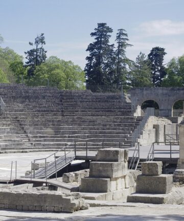 Theatre antique Arles, Excursion Arles, Visite Arles la Romaine, Guide Arles, Guide Conférencier Arles, Visite Guidée Arles
