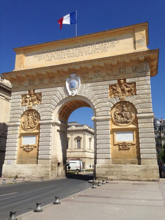 Visiter Herault, Arc de Triomphe Montpellier, Guide Touristique Montpellier, Guide Montpellier, Visite Guidée Montpellier