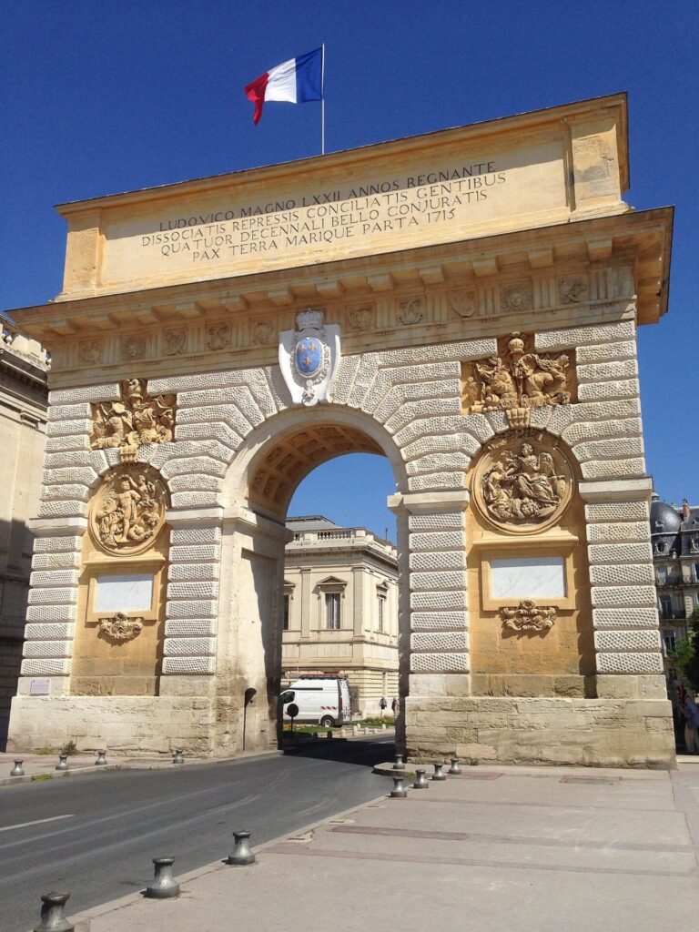 Visiter Herault, Arc de Triomphe Montpellier, Guide Touristique Montpellier, Guide Montpellier, Visite Guidée Montpellier