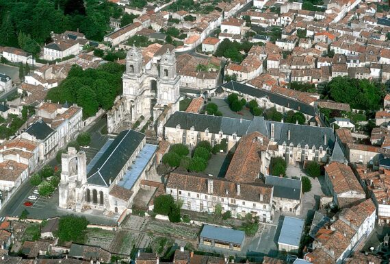 Guide Touristique Saint Jean Angély