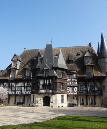 Guide Touristique Louviers