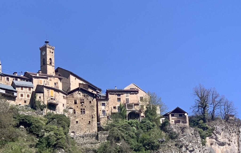 Roubion, Visiter Alpes Maritimes