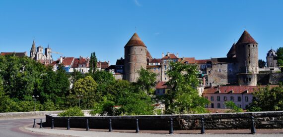 Semur en Auxois, Guide Touristique Semur en Auxois