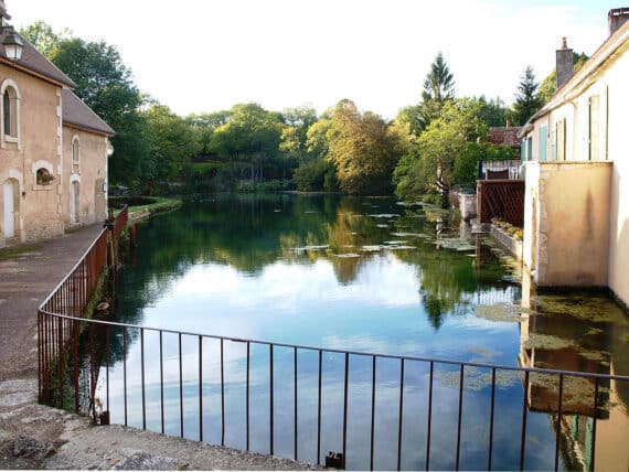 Guide Druyes les Belles Fontaines