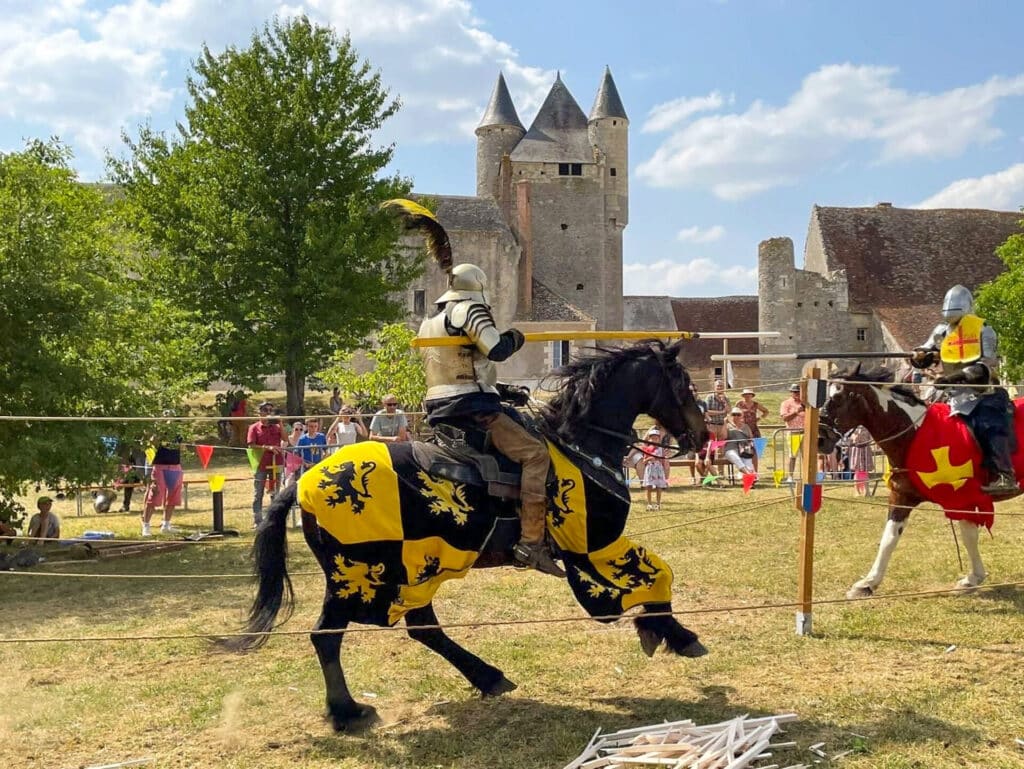 Loches France, Visiter Loches, Guide Loches, Visite Guidée Loches