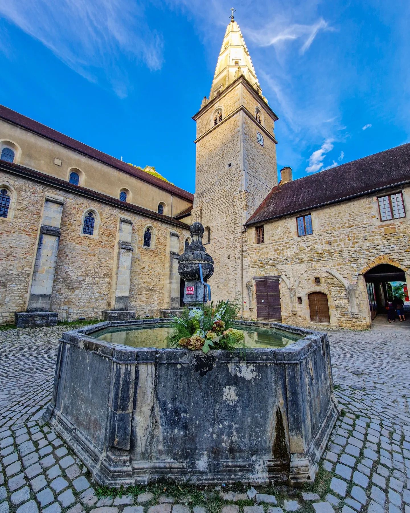 Visiter Baume les Messieurs Guide Baume les Messieurs