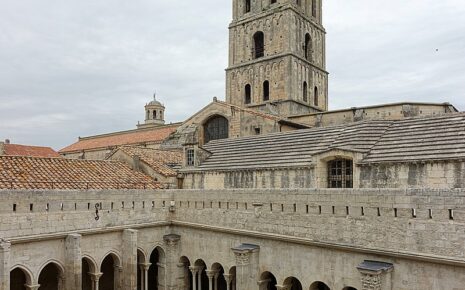 Cathédrale Saint Trophime, Guide Touristique Arles, Guide Arles, Visiter Arles