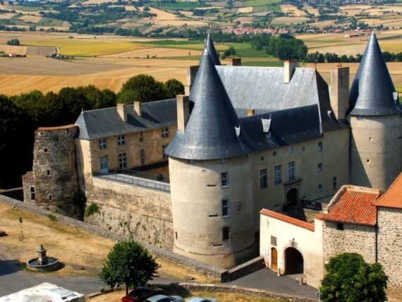 Chateau de Villeneuve Lembron