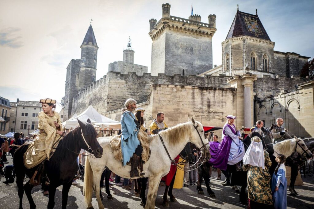 Chateau Uzes, Guide Uzes, Visiter Uzes, Guide Gard, Visiter le Gard, Visite Guidée Uzes