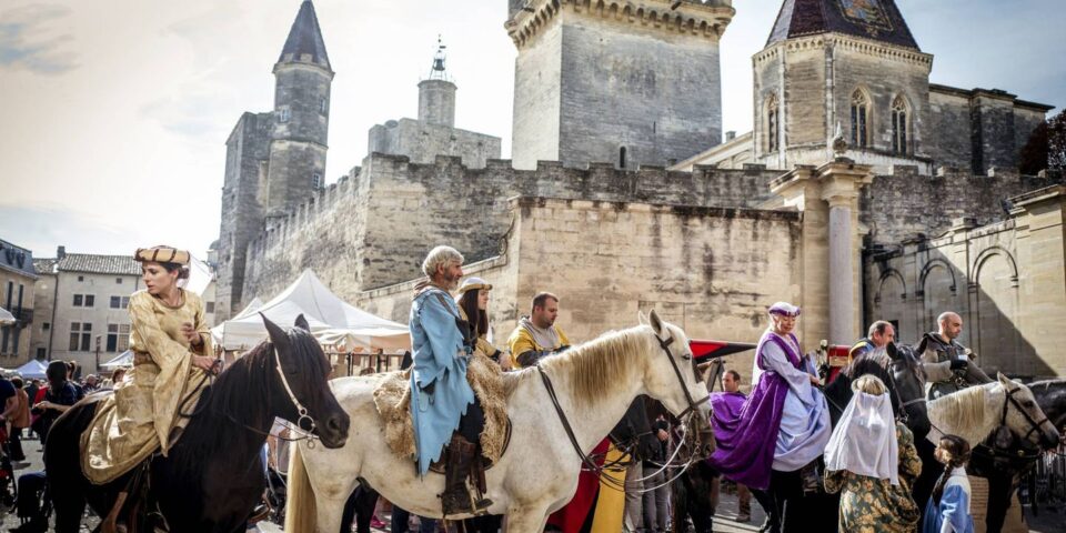 Chateau Uzes, Guide Uzes, Visiter Uzes, Guide Gard, Visiter le Gard, Visite Guidée Uzes