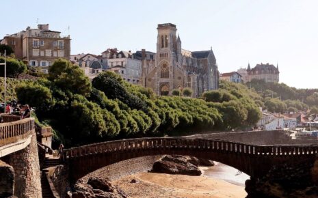 Visiter Biarritz, Guide Biarritz, Visite Guidée Biarritz, Guide Basque, Visiter le Pays Basque, Eglise Sainte Eugenie Biarritz