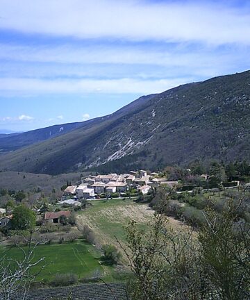 Visite de Auribeau, Guide Luberon, Visiter Luberon