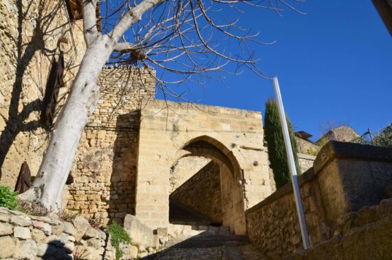 Visite de Robion, Guide Luberon, Visiter Luberon