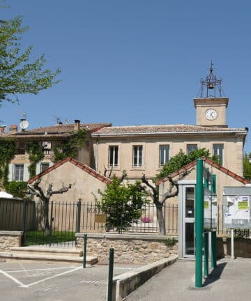 Visite de Puyvert, Guide Luberon, Visiter Luberon