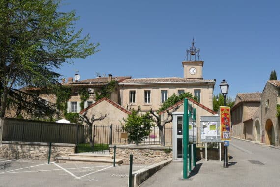 Visite de Puyvert, Guide Luberon, Visiter Luberon