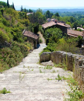 Visite de Cabrières Aigues Lubéron, Visiter Lubéron, Guide Lubéron, Guide Cabrières d'Aigues