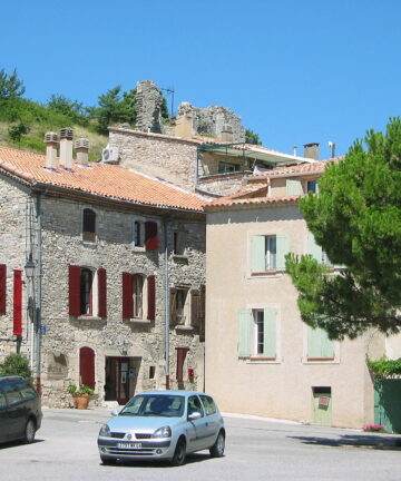 Visite de Montfuron, Guide Luberon, Visiter Luberon