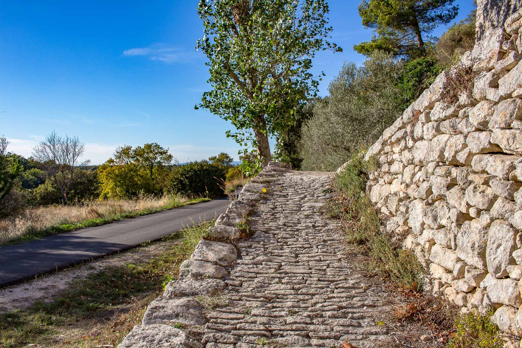 Guide Sivergues, Guide Luberon, Guide Provence, Visiter Provence, Guides Provence