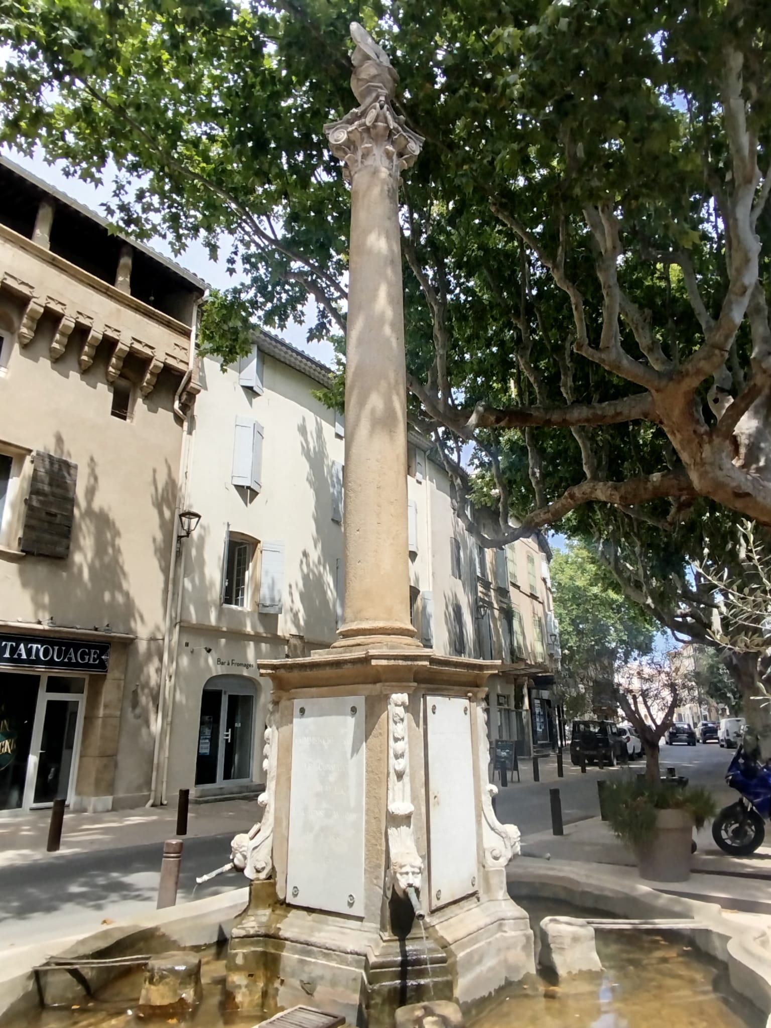 Visite de Pelissane, Pélissane, Guides France, Visiter la Provence, Guide Provence