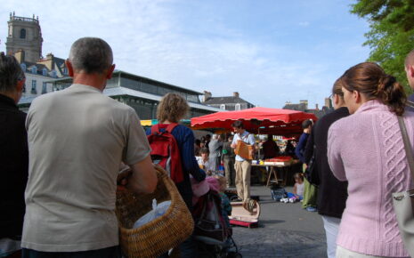 Place des Lices Couple