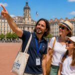 visite-lyon-bellecour-famille-guide-touristique - tour Visite Privée Lyon, Guide Lyon, Visite Guidée Lyon, Lyon Tour, Guide Conférencier Lyon