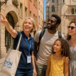 visite-vieux-lyon-famille-guide-touristique - tour Visite Privée Lyon, Guide Lyon, Visite Guidée Lyon, Lyon Tour, Guide Conférencier Lyon