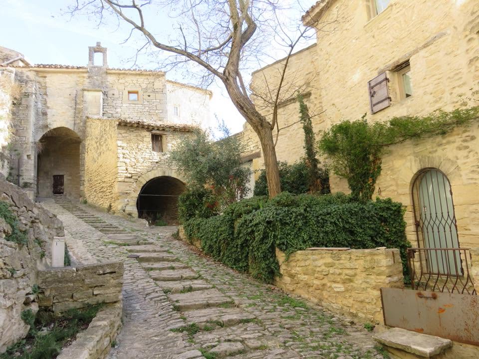 Visiter Gordes, Guide Gordes, Guide Luberon