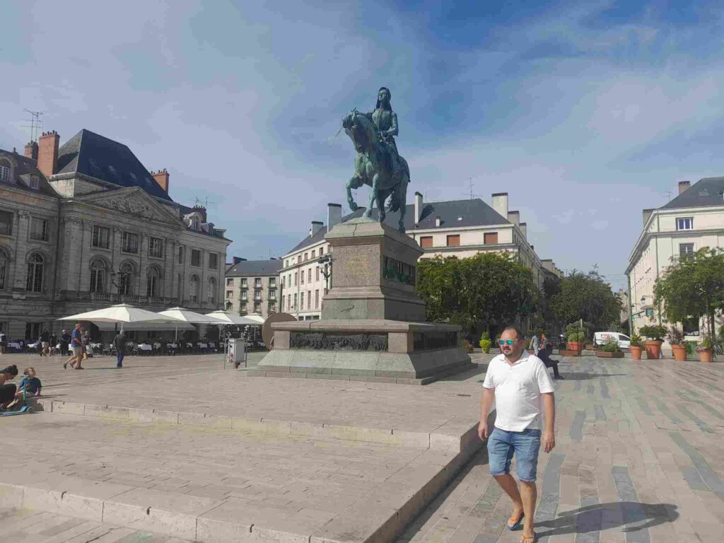 Place du Martroi, Visiter Orléans, Visite Guidée Orléans