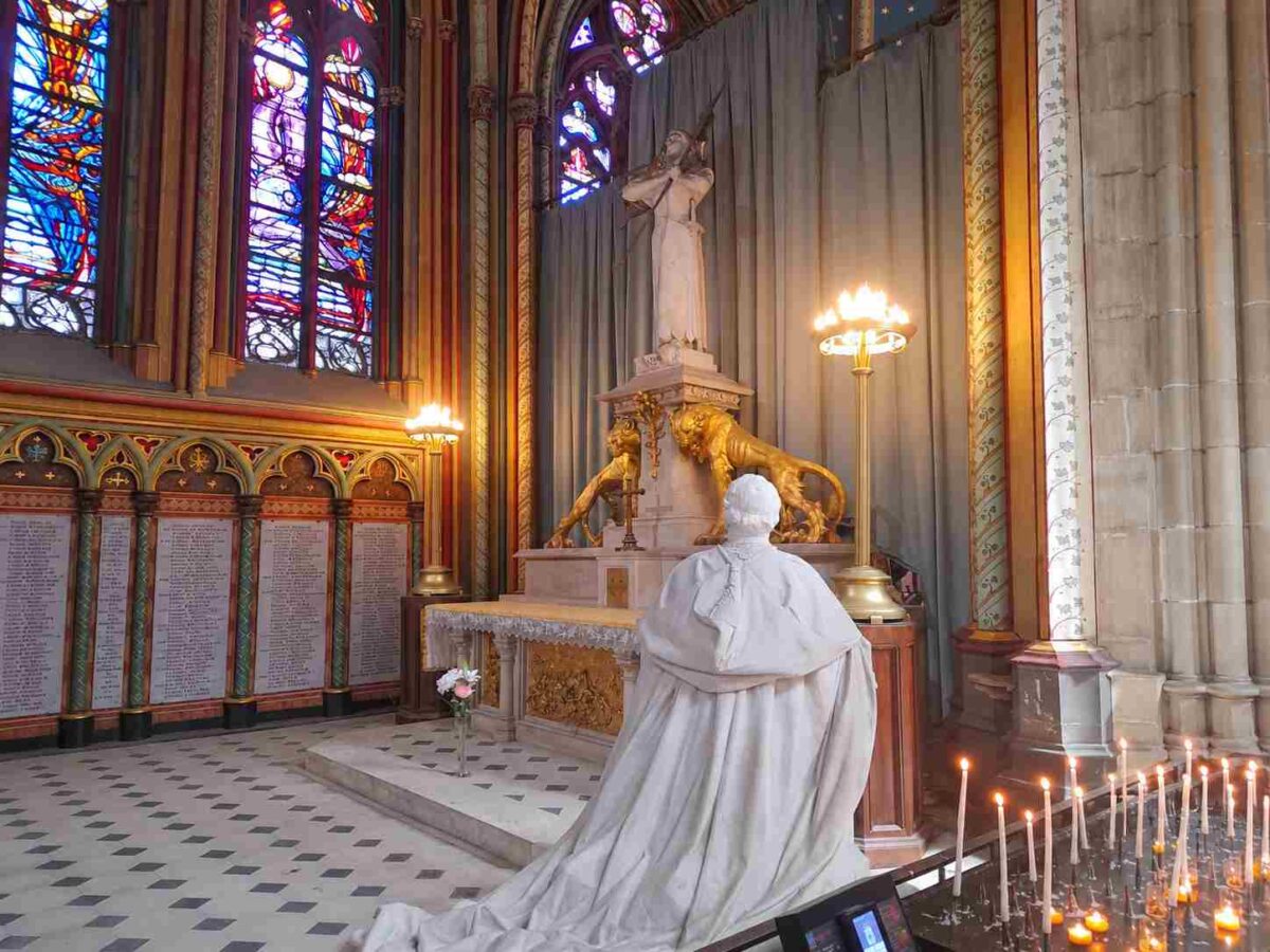 Cathédrale Sainte-Croix Orléans, Guides France