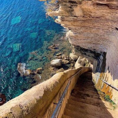 King of Aragon Stairs in Bonifacio Visiter Bonifacio, Guide Bonifacio